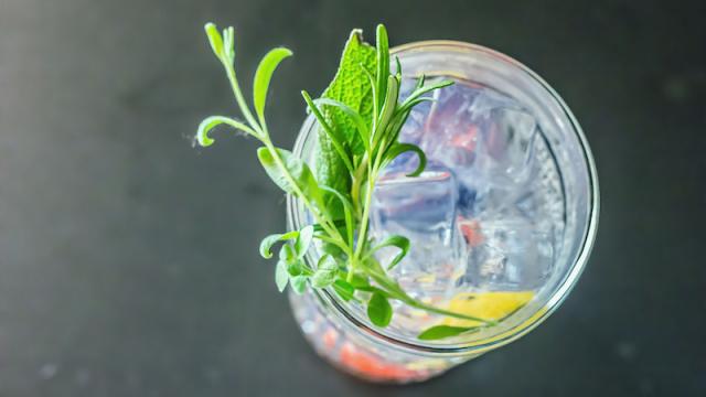 Serve A Craft Cocktail To Cut Down On Wedding Costs