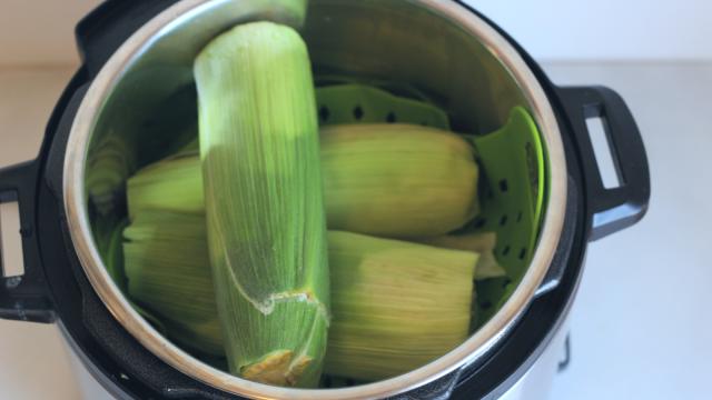 The Best, Easiest Ways To Steam Corn 