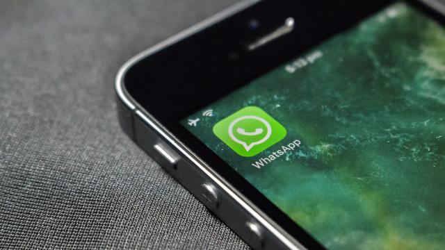 How To Privately Play WhatsApp Voice Messages 