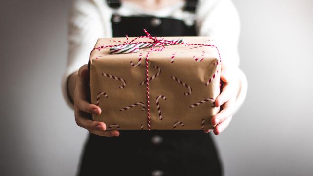 How Do You Organise Family Gift Giving?