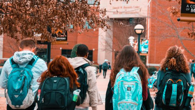 How To Help Your Teens Choose The Right University For Them