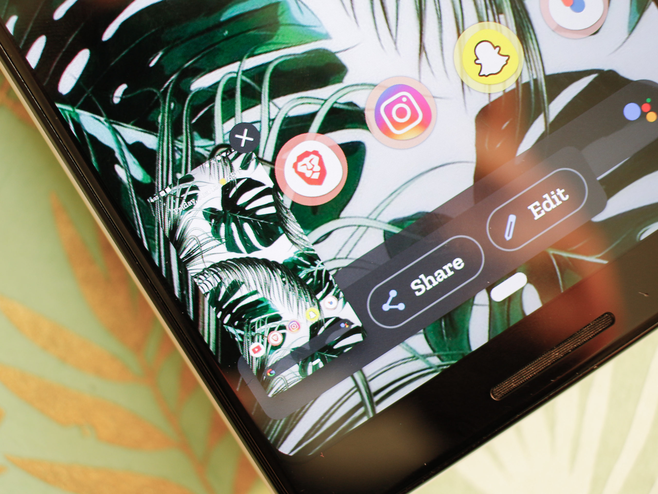 Screenshots require fewer taps to edit in Android 11.  (Photo: Florence Ion)