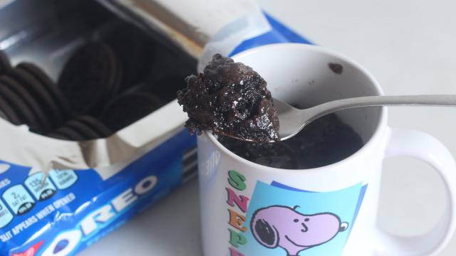 This Oreo Mug Cake Is Only a Mild Cry for Help