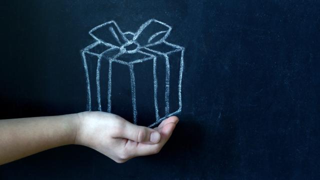 What to Gift Your Kid’s Teacher This Holiday Season