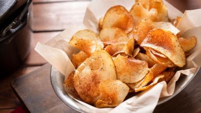 How to Make Crispy Homemade Potato Chips in Your Microwave