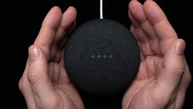 Keep Your Google Speaker From Logging Searches With ‘Guest Mode’