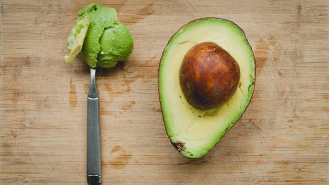 This Hack Will Keep Your Avocados Fresh for up to a Week