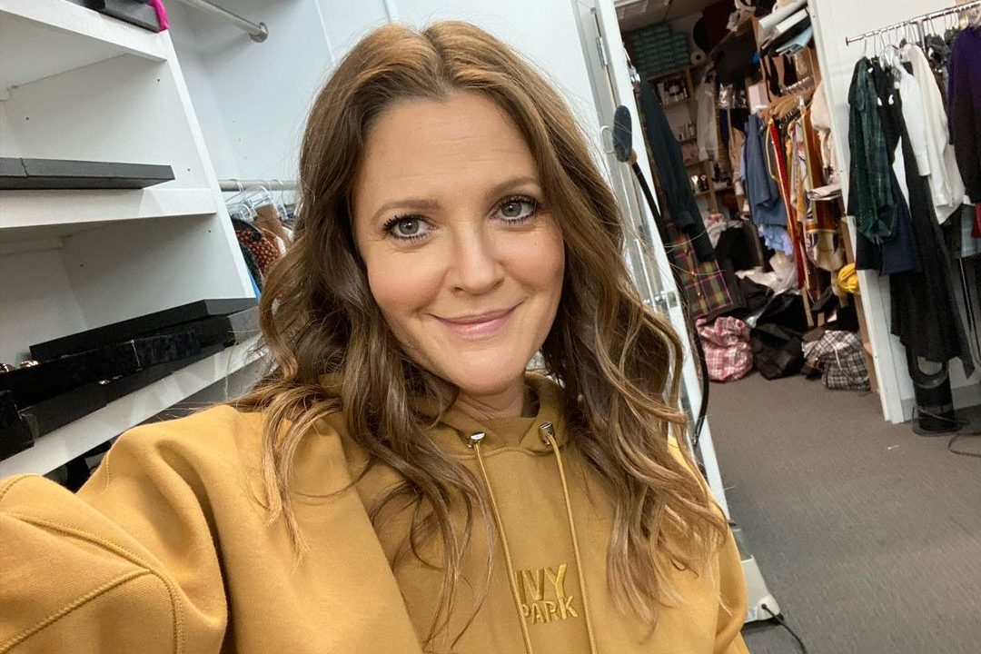 Cleaning closet Drew Barrymore