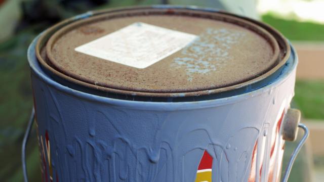 How to Tell When Old Paint Has Gone Bad