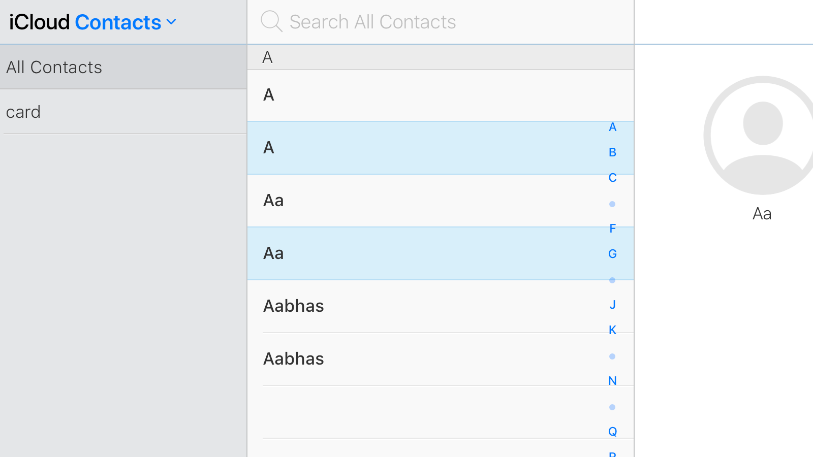 Manually selecting duplicate contacts on iCloud.com. (Screenshot: Pranay Parab)
