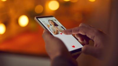 Elaborate Fake Dating Sites Are Scamming You