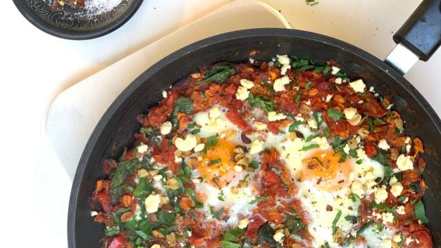 Shakshuka With Feta and Oats Is About to Become Your New Go-to Breakfast