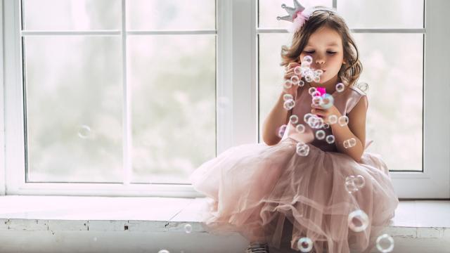 What to Say to Little Girls Instead of ‘You Look So Pretty’