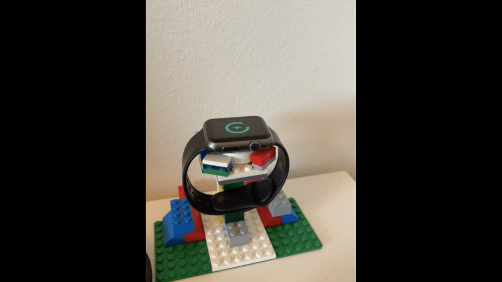 Redditors Are Showing You How to Turn Your Lego Sets Into Apple Watch Docks