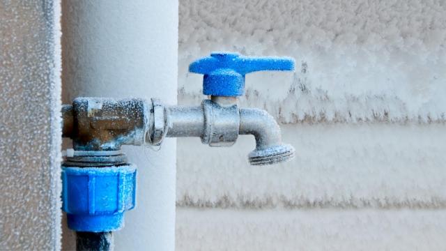 How to Keep an Outdoor Faucet or Spigot From Freezing