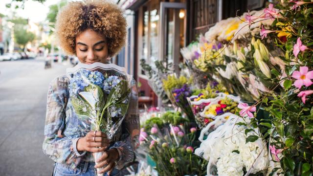 5 Hacks That’ll Extend the Life of Your Flowers