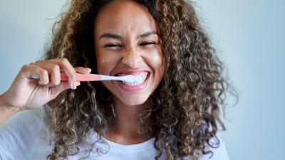 How to Brush Your Teeth Properly, According to A Dentist