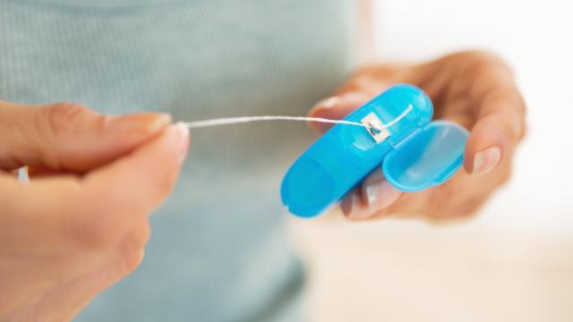 15 Surprisingly Practical Ways to Use Dental Floss Around the House