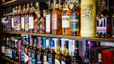 How to Read a Whiskey Label Without Embarrassing Yourself