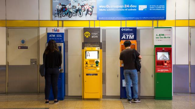 Don’t Make This Mistake When Using an ATM Abroad