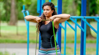 How to Use Resistance Bands Without Hurting Your Hands