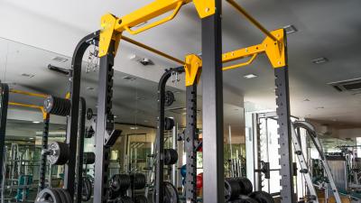 How to Use a Squat Rack Without Hurting Yourself