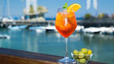 The Best (and Easiest) Alternatives to the Aperol Spritz