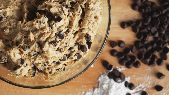 Raw Eggs Aren’t the Only Reason You Shouldn’t Eat Cookie Dough