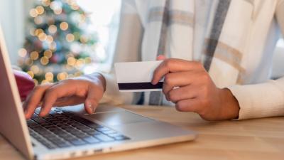 What’s Your Christmas Budget? Because More Than Half of Australians Plan to Spend Less This Year