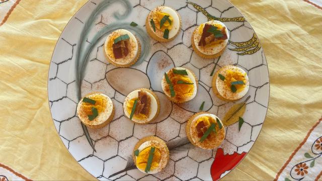 You Should Make These Deviled Egg Crackers