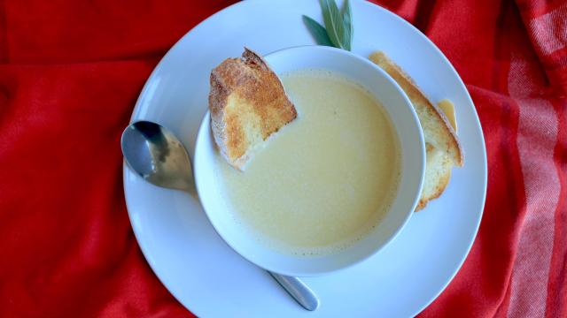 Warm Up With This Garlic Mayo Soup