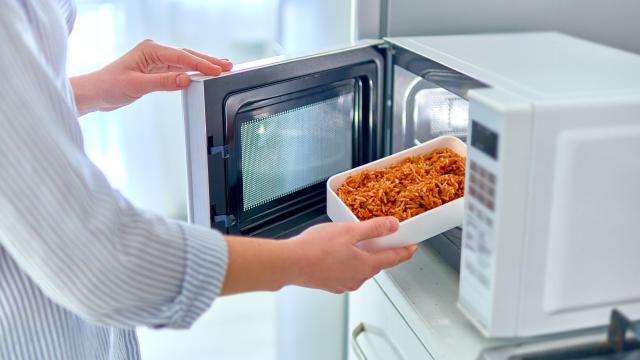 Social Media Is Wrong About Microwaves