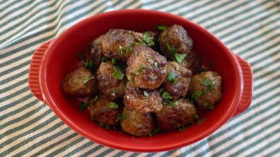What If You Put Graham Cracker Crumbs in Your Meatballs?