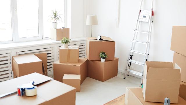 How to Declutter Your Home When Downsizing
