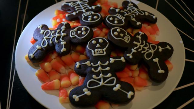 Skeleton Cookies Are the New Gingerbread