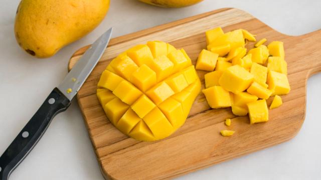 5 Different Ways to Cut a Mango, Because Why Stop at One?