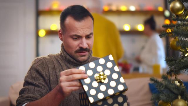 What to Gift Someone You Don’t Like, According to Reddit