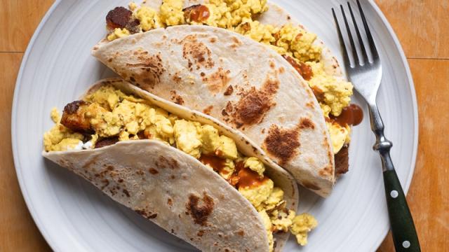 How to Make a Tofu Scramble That Doesn’t Suck