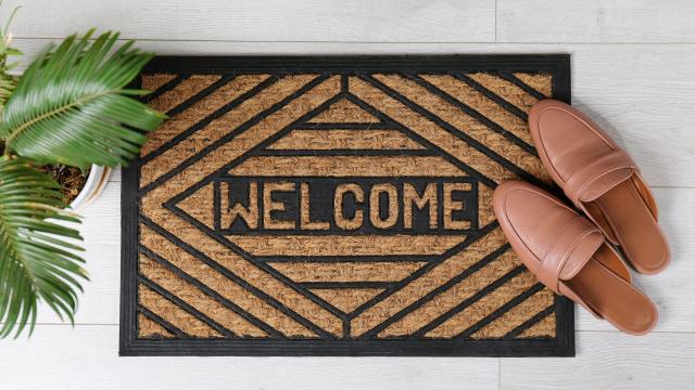 Don’t Make These Mistakes As a Guest in Someone’s House