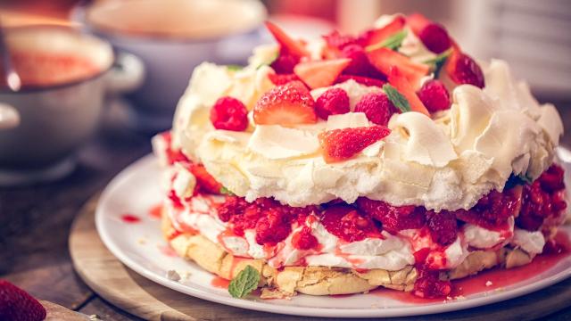 The Scientific Guide to Making the Perfect Christmas Pavlova