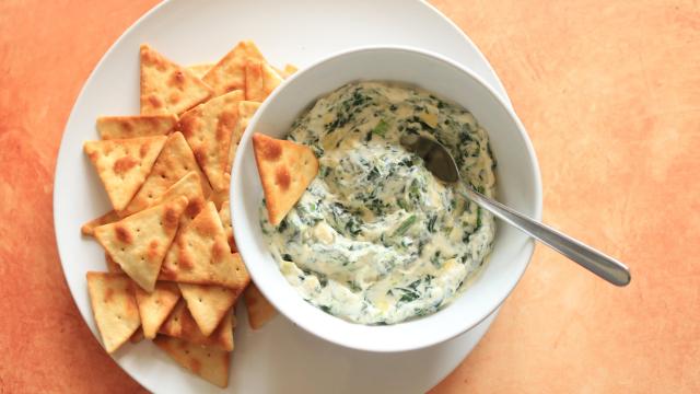 Make This Spinach and Artichoke Dip With Three Ingredients and a Microwave