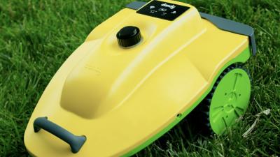 Gaze Upon This Weed-Killing Robot, Saviour of Our Lawns