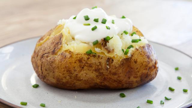 The Best Way to Split and Load a Baked Potato