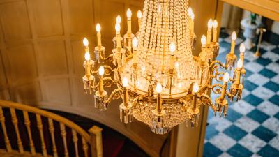 How to Choose a Statement Chandelier That Isn’t Tacky