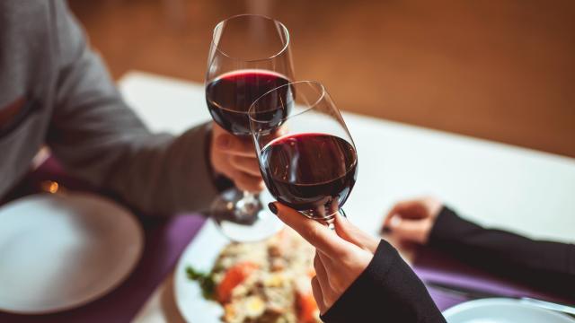 Two Things You Should Do to Impress Your Valentine’s Dinner Date