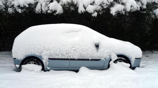 Why You Shouldn’t Warm Up Your Car For Longer Than a Minute