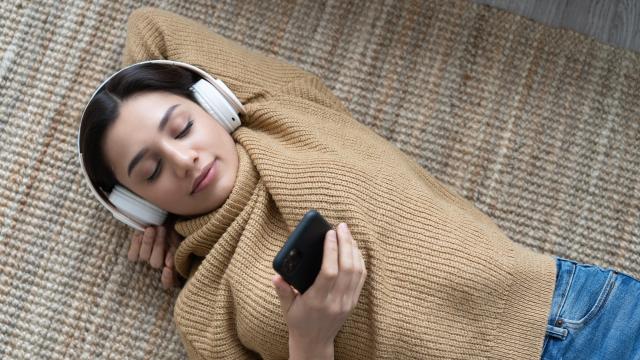 Calm Your Worried Mind With These Self-Soothing Techniques for Adults