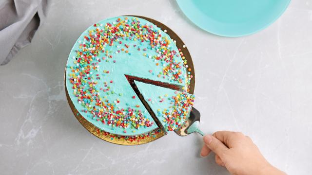 The Better Way to Cut a Clean Slice of Cake