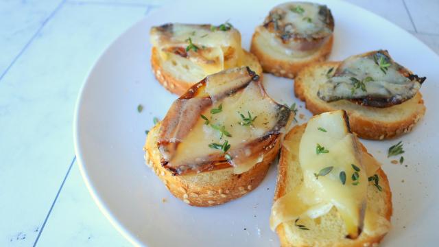 Make Hand-Held French Onion Soup Bites