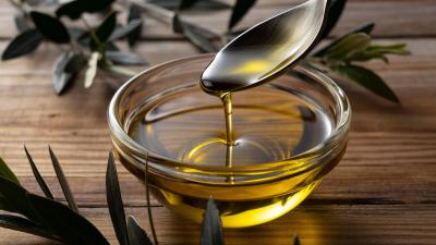When to Use Olive Oil to ‘Clean’ (and When Not To)